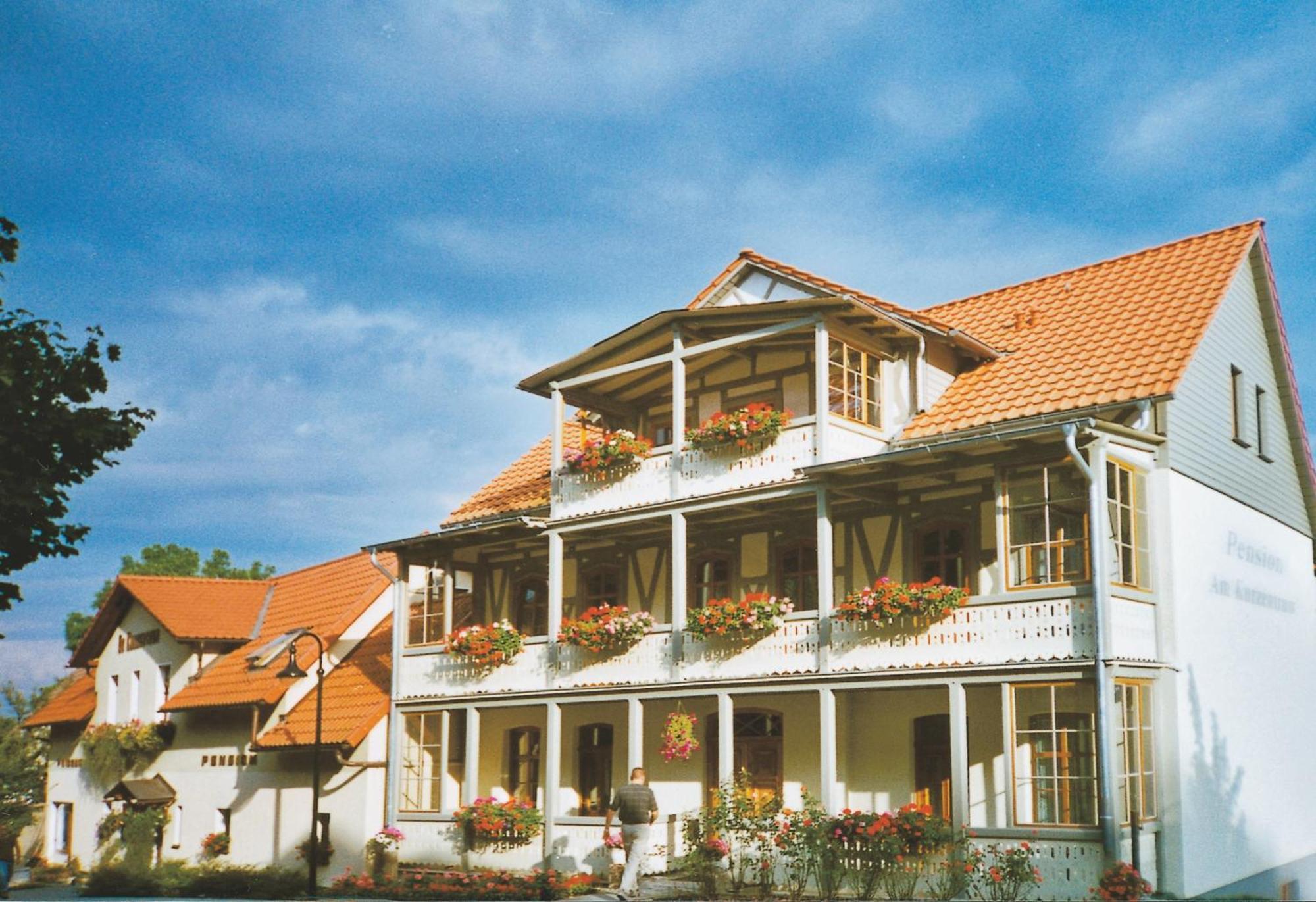 Hotel Pension Am Kurzentrum Bad Suderode Esterno foto