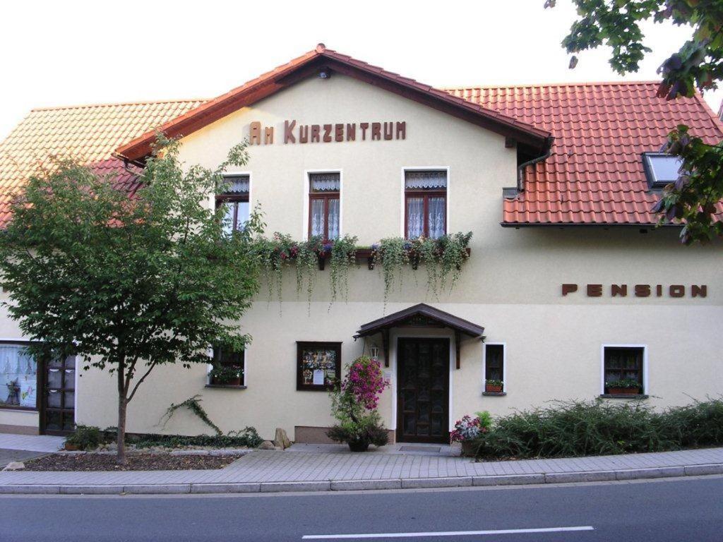 Hotel Pension Am Kurzentrum Bad Suderode Esterno foto